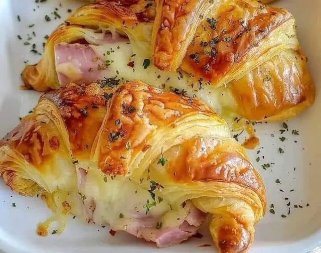 Baked Ham and Cheese Croissants